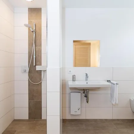 Haffhaus 1, Ferienwohnung V Apartamento Zirchow