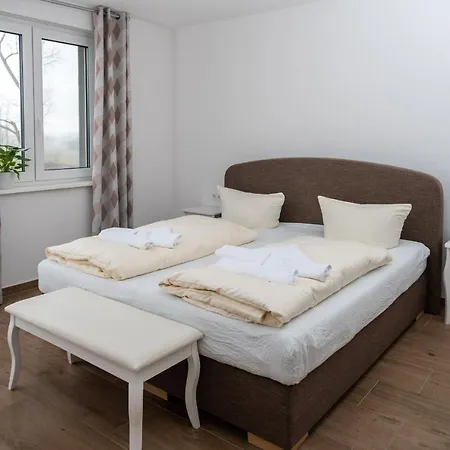 Haffhaus 1, Ferienwohnung V Apartamento Zirchow